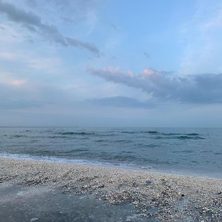 Sunrise Holiday Apartment - Mamaia Nord นาโวดาริ ภายนอก รูปภาพ