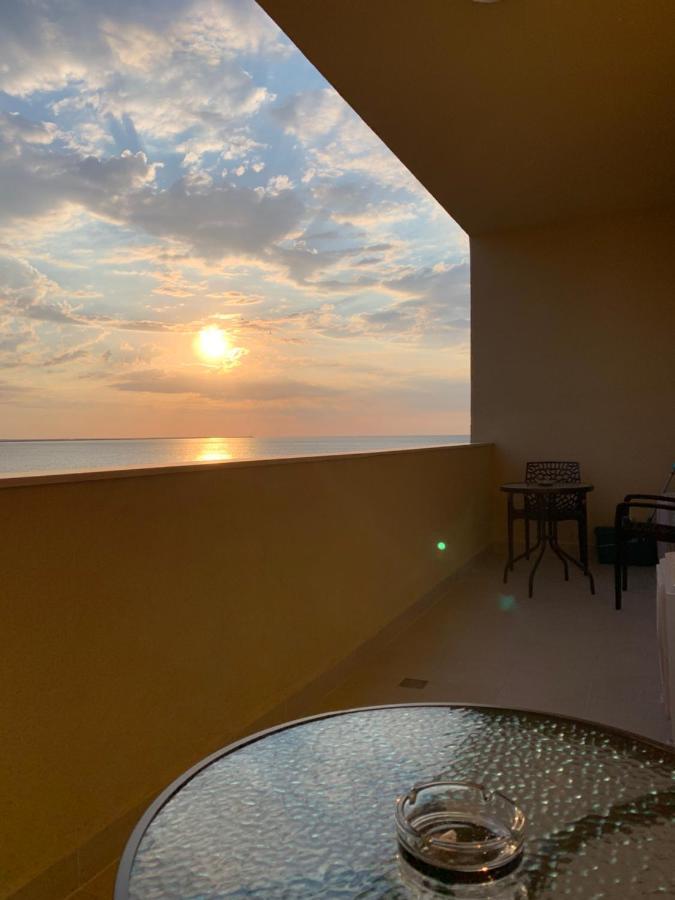 Sunrise Holiday Apartment - Mamaia Nord นาโวดาริ ภายนอก รูปภาพ
