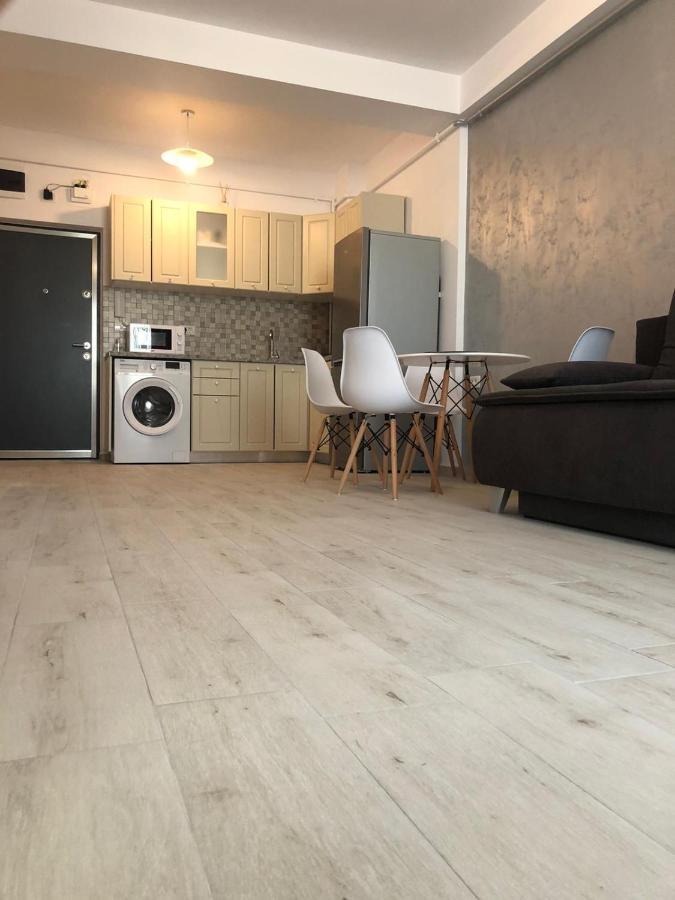 Sunrise Holiday Apartment - Mamaia Nord นาโวดาริ ภายนอก รูปภาพ